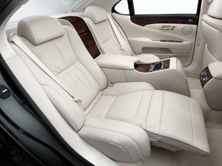  Lexus LS600h 2008 года  (фото 3 из 6)